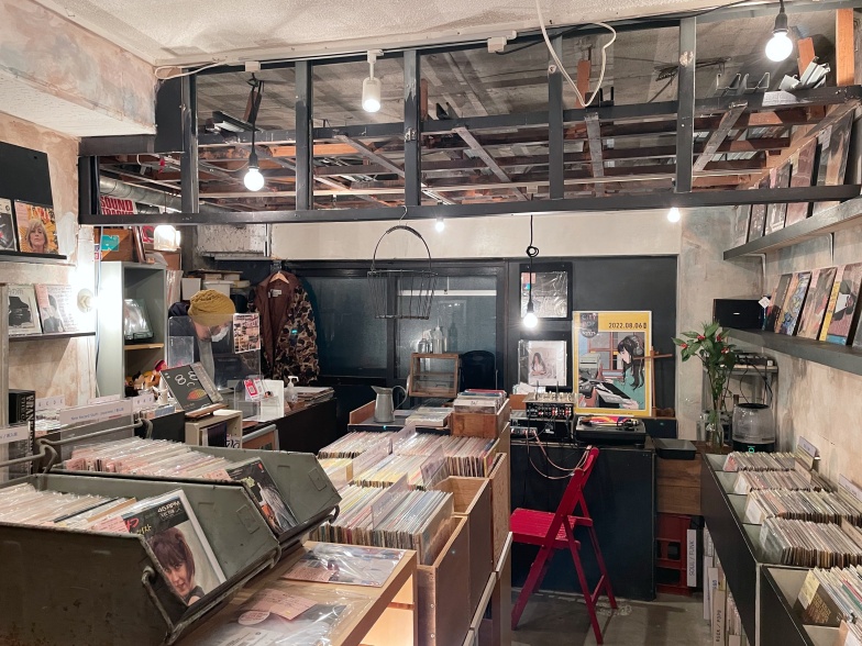 「Takechas Records」店内（写真撮影／森夏紀）