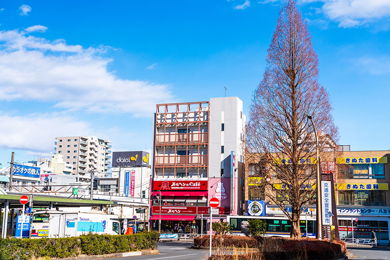 西八王子駅前の風景（写真／PIXTA）